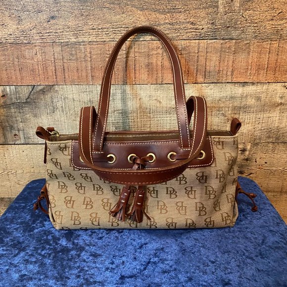 Vintage Dooney & Bourke Tan Signature Jacquard Small Hobo Bag - Picture 2 of 14